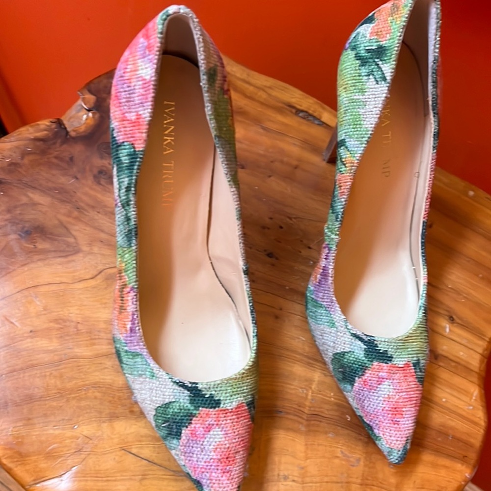 BRAND NEW FLORAL MULTI COLOR BURLAP HEELS